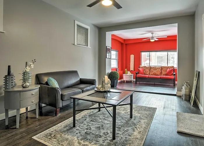 Quiet Townhome: Walk To Subway Stations * Chicago