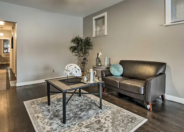 Quiet Townhome: Walk To Subway Stations Holiday home Chicago