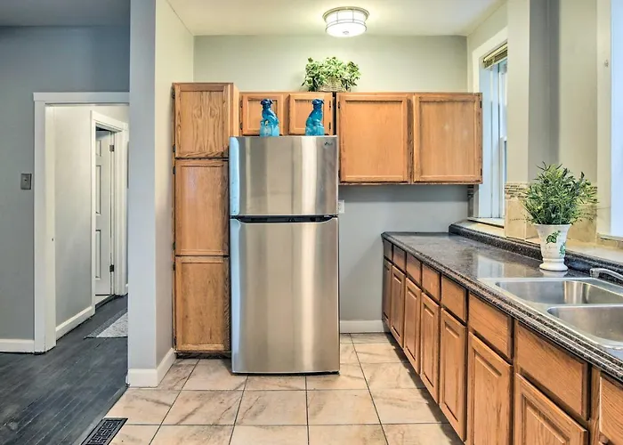 Holiday home Quiet Townhome: Walk To Subway Stations Chicago